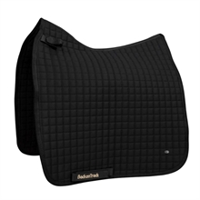 Back on Track Stilvolle Dressurschabracke mit innovativem Design