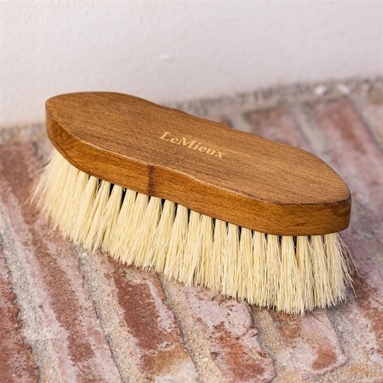 LeMieux Artisan Soft Finishing Pinsel